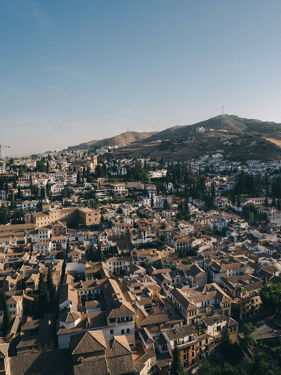 aereo, fotografia, città, Marrone, edifici sul tetto, giorno, esterno dell'edificio, architettura, struttura costruita, affollato, quartiere residenziale, paesaggio urbano, cielo, costruzione, folla, vista dall'alto, natura, Comunità, cielo sereno, all'aperto, copia spazio, cittadina, montagna, insediamento, 4K