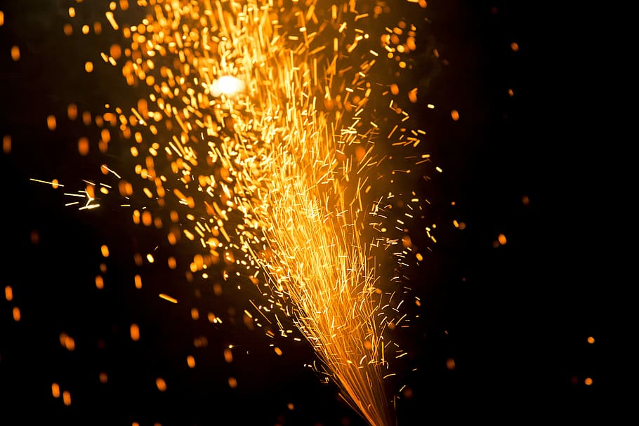 fotografia time lapse, fuochi d'artificio sparkler, fuoco d'artificio, fuoco, nuovo anno, silvester, luce, fireworkl, scintillare, spettacolo di fuochi d'artificio, movimento, illuminato, scintille, notte, che esplode, celebrazione, Fuochi artificiali, raggiante, movimento sfocato, cultura artistica e intrattenimento, nessuno, calore - temperatura, lunga esposizione, fuochi d'artificio - Oggetto creato dall'uomo, ardente, evento, natura, fuoco - fenomeno naturale, industria dei metalli, sfondo nero, 5K