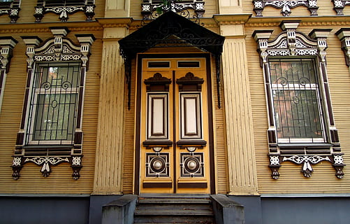 okno, strom, obruby, dveře, architektura, budova, ulice, město, průčelí, zeď, Dům, struktura, starý, dřevo, vinobraní, staré dveře, dřevěný dům, okenice, rám, Jaroslavl, stavba, exteriér budovy, den, nikdo, vchod, Zavřeno, minulost, Dějiny, nízký úhel pohledu, fasáda, design, venku, vzor, rezidenční čtvrti, architektonický prvek, vyšperkovaný, květinový vzor, 1080P, CC0, veřejná doména, bez autorských práv