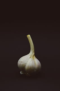 simplistic garlic, Simplistic, garlic, minimalistic, vegetable, vegetables, food, spice, freshness, organic, onion, close-up, healthy Eating, seasoning, food And Drink, ingredient, vegetarian Food, raw Food, studio shot, black background, still life, indoors, wellbeing, copy space, single object, no people, cut out, 5K