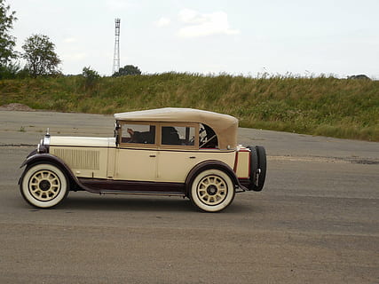 Auto, Oldtimer, Rad, reifen, Flitzer, Automobil, Oldtimer Automobil, Transport, Transportmittel, Straße, Landfahrzeug, Himmel, Tag, Pflanze, Baum, keine Leute, Natur, Kraftfahrzeug, Reise, wolke - himmel, Feld, Stadt, Land, stationär, 4K, CC0, gemeinfrei, lizenzfrei