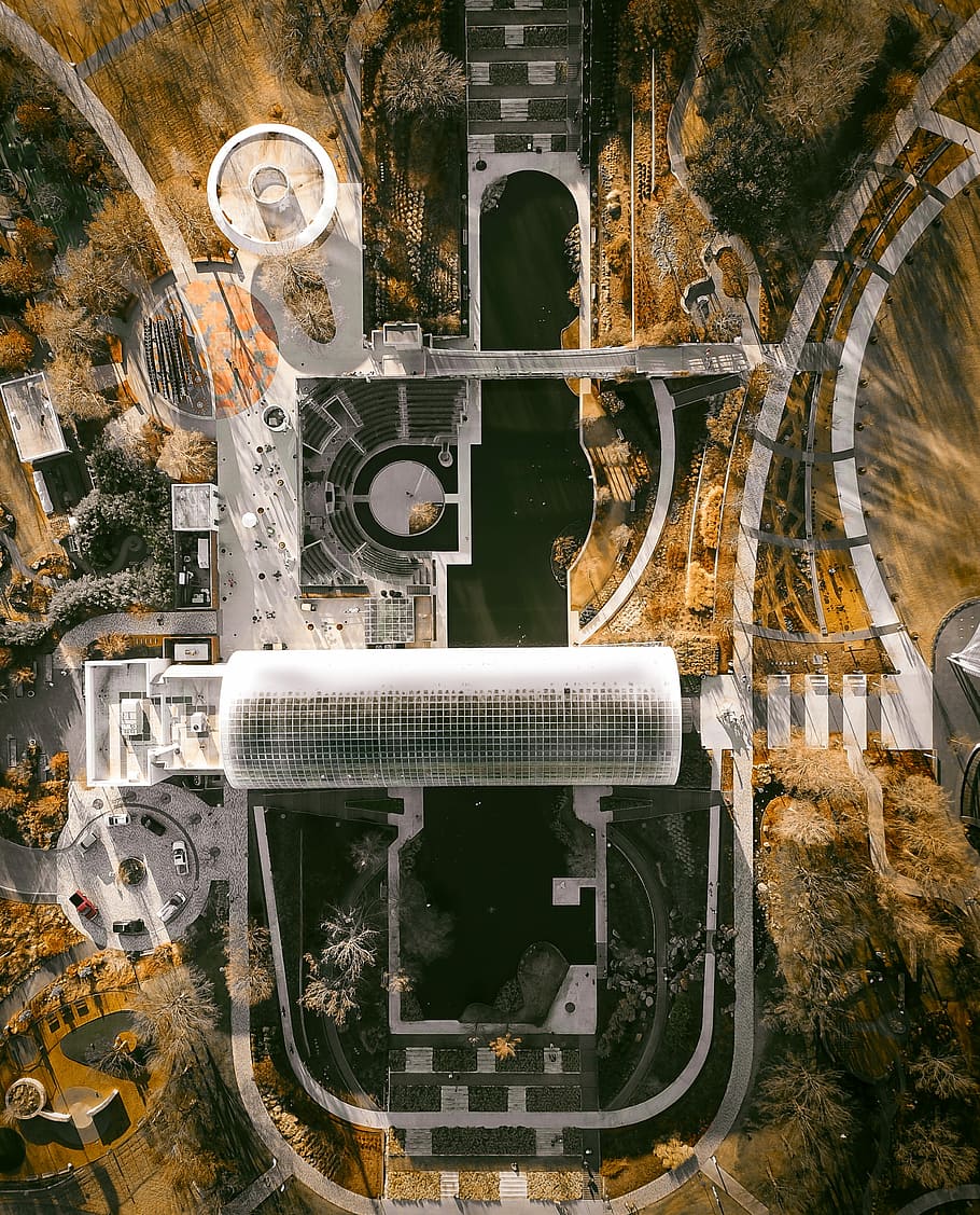 aereo, fotografia, edifici, circondare, alberi, uccello, fotografia di vista, grigio, stadio, costruzione, giardino, albero, luce del sole, ombra, struttura costruita, architettura, esterno dell'edificio, nessuno, industria, giorno, mezzi di trasporto, città, connessione, macchinario, all'aperto, modo di trasporto, abbandonato, tubo - tubo, natura, conduttura, trasporto ferroviario, metallo, vecchio, tecnologia, 2K