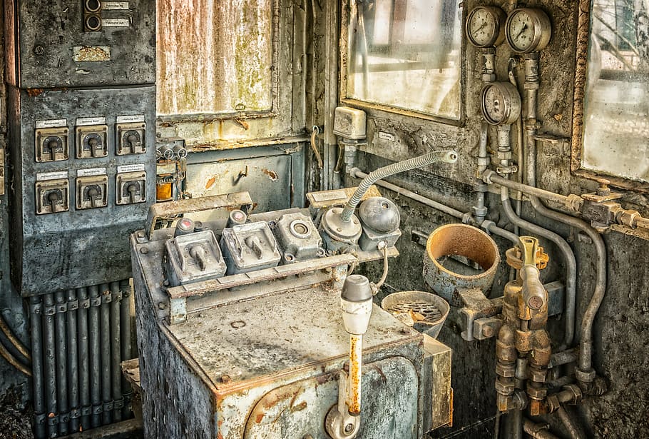 grå, Brun, industriel, maskine, førerhus, kontakt, håndtag, knapper, dashboards, instrumenter, at vise, måleinstrumenter, indre, teknologi, cockpit, tabte steder, bortfaldet, forlade, gået i stykker, slå op, smuds, ødelagt, arkitektur, bygget struktur, ingen mennesker, historie, rør - rør, dag, arkitektoniske kolonne, bygning udvendig, Målestok, udendørs, gammel, fortiden, metal, bygning, tro, spiritualitet, religion, belysningsudstyr, maskineri, industrielt udstyr, 5K