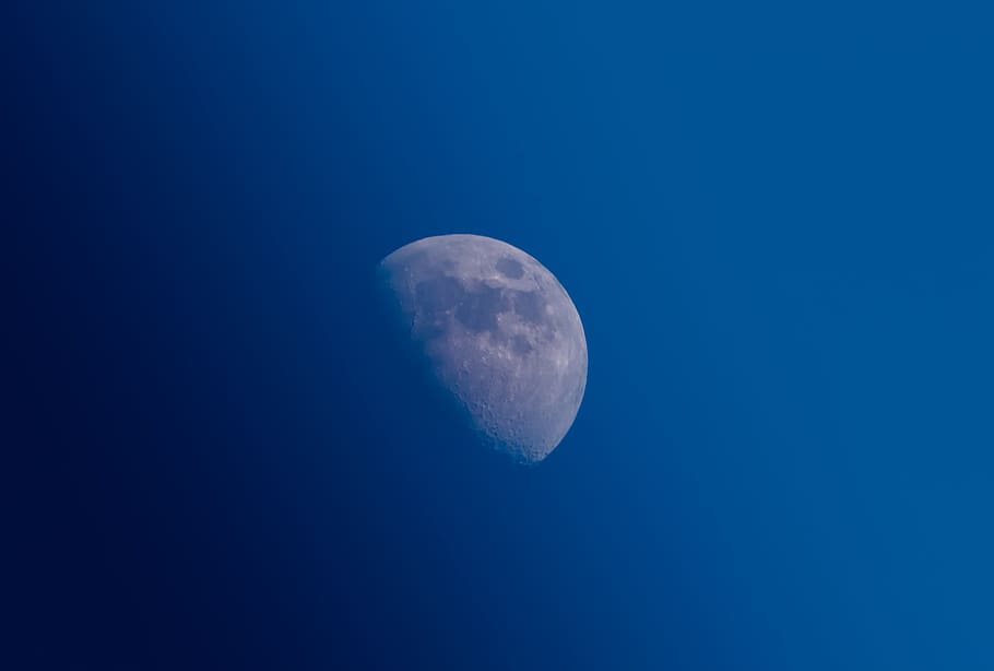Foto von Halbmond, Halbmond Abbildung, Halbmond, Illustration, Blau, Natur, Himmel, Mond, Platz, Meer, Astronomie, keine Leute, Nacht-, ruhige Szene, Schönheit in der Natur, Flachwinkelansicht, Szenen - Natur, planetarischer Mond, Ruhe, kopieren sie platz, klarer Himmel, idyllisch, Mondoberfläche, draußen, Astrologie, Weltraum und Astronomie, 1080P