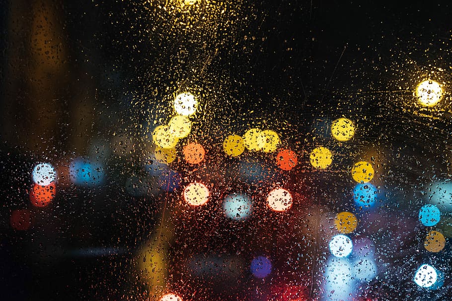 luzes de bokeh de cores sortidas, período noturno, sem título, vidro, janela, leve, chuva, noite, molhado, solta, agua, quadro completo, iluminado, vidro - material, ninguém, origens, dentro de casa, transparente, gota de chuva, fechar-se, estação chuvosa, multi colorido, desfocado, reflexo de lente, abstrato, 5K