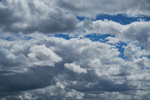 overskyet, himlen fotografering, dagtimerne, himmel, blå, skyer, forår, sommer, vinter, efterår, natur, baggrund, sky - himmel, cloudscape, vejr, baggrunde, scenics, dramatisk himmel, skønhed i naturen, kun himmel, scenics - natur, ingen mennesker, miljø, fluffy, dag, atmosfære, ro, hvid farve, udendørs, vind, blødhed, meteorologi, ildevarslende, 8K, CC0, offentligt domæne, royaltyfrie