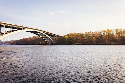 legeme, vand, gå, bro, grå, Skov, lang eksponering, Foto, ø, dagtimerne, sø, flod, bygning, efterår, bro - menneskeskabt struktur, arkitektur, udendørs, berømte sted, by, bygget struktur, forbindelse, transportmidler, himmel, ingen mennesker, natur, scenics - natur, piblede, ro, træ, sky - himmel, dag, rejsemål, 5K, CC0, offentligt domæne, royaltyfrie