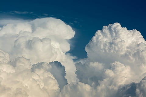 avvicinamento, serie di nuvole, serie., numero, Due, formazione di nuvole bianche, nube, cielo, Cloudscape, gonfio, bianca, blu, dettaglio, nuvola - cielo, atmosfera, sfondi, Paradiso, soffice, natura, cielo drammatico, idilliaco, nessuno, scenics - natura, vento, bellezza nella natura, nuvoloso, ambiente, all'aperto, colore vibrante, astratto, morbidezza, la libertà, luminosa, meteorologia, 2K, CC0, dominio pubblico, privo di copyright