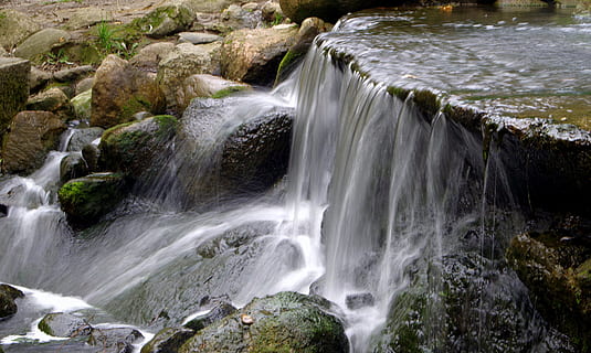 vandfald, vand, kilde, kilde, stream, vand, kilde, strøm, stenene, flod, torrent, bæken, grøn, bæk, træ, landskab, turisme, fugtighed, svømme, våd, naturens skønhed, bevægelse, lang eksponering, natur, skønhed i naturen, scenics - natur, klippe, rock-objekt, flydende vand, miljø, Skov, solid, flyder, jord, plante, ingen mennesker, sløret bevægelse, udendørs, strøm - rindende vand, magt i naturen, regnskov, 5K, CC0, offentligt domæne, royaltyfrie