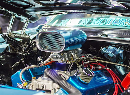 silnik, dmuchacz, chrom, maszyna, moc, metal, technologia, samochód, prędkość, turbina, szybki, hot rod, pojazd lądowy, reflektor, błyszczący, złożoność, przemysł, żadnych ludzi, wewnątrz, zbliżenie, pojazd silnikowy, sprzęt, porozumiewanie się, dzień, w kolorze srebrnym, maszyneria, martwa natura, wysoki kąt widzenia, środek transportu, pojemnik, skupić się na pierwszym planie, 4K, CC0, domena publiczna, darmowe zdjęcia