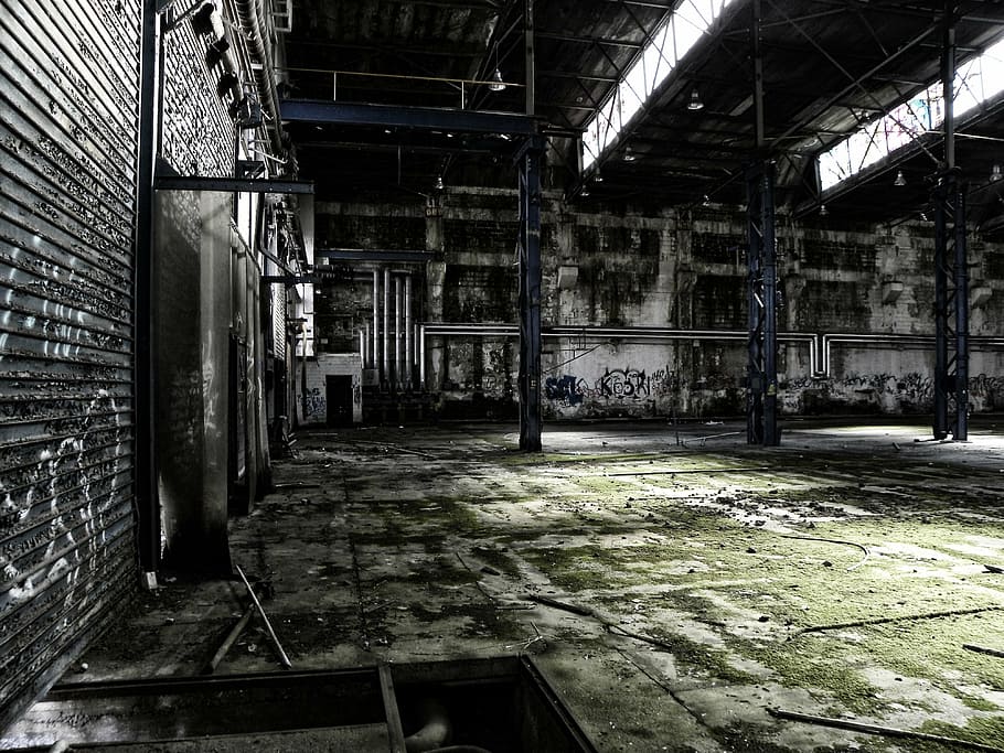 gris, estructura metàl·lica, endins, magatzem, fàbrica, sala, vell, sortir, aixafar, Colònia, deutz ag, fàbrica de deutz, khd, abandonat, brut, indústria, arquitectura, a l'interior, fosc, fantasmal, estructura construïda, industria de la construcció, edifici, cap gent, obsoleta, dia, deteriorament, espatllat, sostre, habitació domèstica, declivi, mal estat, finestra, desordenat, absència, columna arquitectònica, maó, arruïnat, 4K