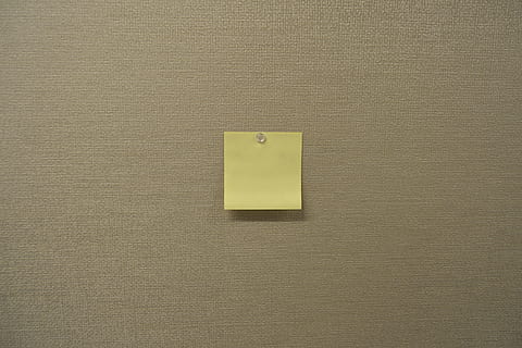 tom klistermærke note, post-it note, Sticky note, Post-it, klæbrig, Bemærk, besked, klæbende noter, stolpe, gul, papir, påmindelse, memo, blank, tom, minde om, varsel, Husk, klistermærke, gøre, kontor, let, job, stof, aflukke, baggrund, tac, pin, selvklæbende notat, ingen mennesker, indendørs, tæt på, thumbtack, fanget, kopiere plads, murbygningsfunktion, stilleben, tekstureret, væg, fuld ramme, enkelt objekt, meddelelse, tekstil, 4K, CC0, offentligt domæne, royaltyfrie
