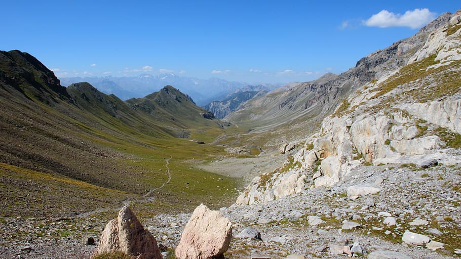 muntanya, paisatge, naturalesa, Camí, senderisme, val, cel, rock, viatjar, blau, verd, Alps, estiu, vista, alt, pintoresca, medi ambient, escenics - natura, bellesa a la natura, Serra, escena tranquil·la, vall, escena no urbana, terra, tranquil·litat, destinacions de viatge, cap gent, núvol - cel, rock - object, carretera, a l'aire lliure, cim de muntanya, 5K