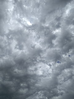 núvols, tempesta, humor, endavant, temps, cel, núvol - cel, naturalesa, cloudscape, núvol, cel dramàtic, ominós, fosc, blau, meteorologia, fons, a l'aire lliure, cel malhumorat, núvol de tempesta, clima, dia, cap gent, escenics, bellesa a la natura, vista d’angle baix, escenics - natura, esponjós, 4K, CC0, domini públic, lliure de regalies