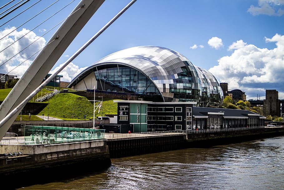 Newcastle, řeka, struktura, stavba, voda, architektura, exteriér budovy, nebe, odraz, město, Příroda, den, kanál, mrak - nebe, nikdo, moderní, most, destinace, nábřeží, most - mužská konstrukce, venku, kancelářská budova exteriér, vláda, 5K