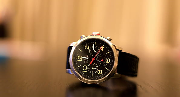 kulatý stříbrný chronograf, hodinky, Černá, kapela, 12:14, čas, hodiny, časovač, nástroj, minuta, přesnost, svítání, Uzávěrka, budík, propracovaný, umění, mechanika, mechanismus, stříbrný, produkt, stín, odraz, sofistikovaný, nóbl, drahý, detail, nikdo, uvnitř, zaměřit se na popředí, číslo, ciferník, kopie prostor, studio shot, hodinová ručička, kov, stříbrné barvy, jeden objekt, z druhé ruky, podnikání, minutová ručička, 5K, CC0, veřejná doména, bez autorských práv