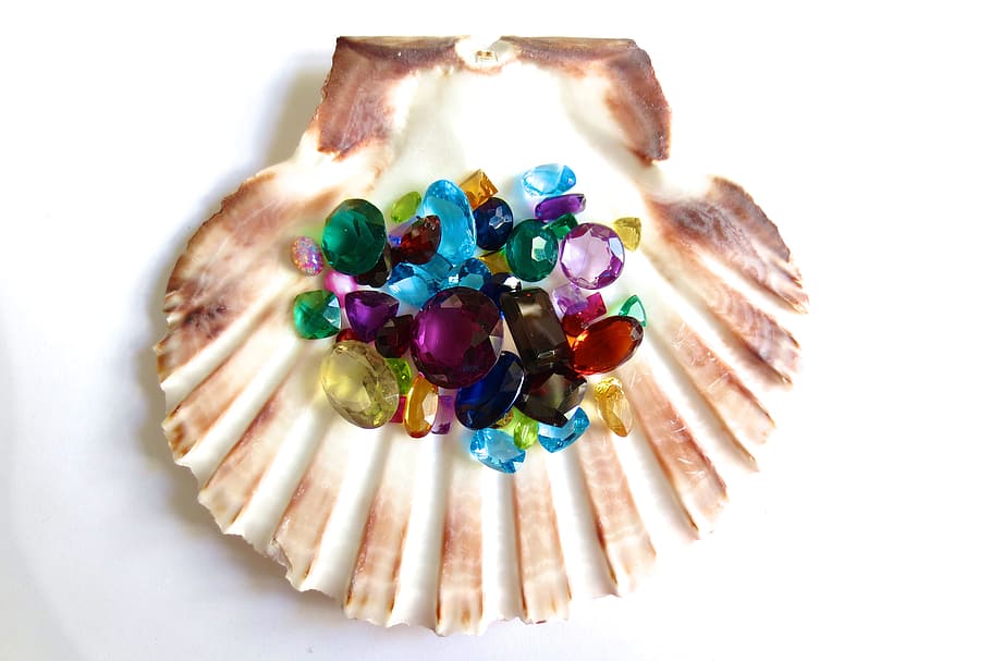 pis, laïc, fotografia, pedreria, superior, petxina, pedres precioses, rubí, maragda, safir, maragda, safir, luxe, preciosa, topaci, brillant, faceta, granat, joia, regal, purpurina, petxina de mar, joieria, vieira, natural, espurna, exòtic, glamour, mol·lusc, naturalesa, platja, tresor, color, estiu, macro, solt, pedres, colorit, arc de Sant Martí, citrine, vacances, fons blanc, riquesa, multicolor, joia preciosa, cap gent, tir de l'estudi, natura morta, a l'interior, primer pla, tallar, vista d’angle alt, directament a sobre, menjar, dolç, menjar i beguda, menjar dolç, gran grup d'objectes, art i artesania, col · lecció, indulgència, frescor, temptació, accessori personal, 4K