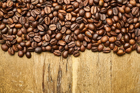 kaffebønner, Brun, bordoverflade, kaffe, kerne, frø, kerner, bord, god morgen, ernæring, morgen, vågne, køkken, mad, fotografering, træ, espresso, mad foto, cappuccino, koffein, Foto, makro, baggrund, latte, cafe, Colombia, frisk, sund livsstil, morgenmad, duftende, tæt på, produkt foto, træfiberplader, detalje, struktur, mønster, baggrunde, ingen, abstrakt, detaljer skud, indretning, farvebillede, motiv, natur, kopiere plads, vandret, ingen mennesker, selektiv fokusering, levende farve, sammensætning, smuk, kaffe - drikke, mad og drikke, ristet kaffebønne, stor gruppe af objekter, friskhed, ristede, drikke, indendørs, stilleben, overflod, forfriskning, tekstureret, træ - materiale, tekstureret effekt, 5K, CC0, offentligt domæne, royaltyfrie