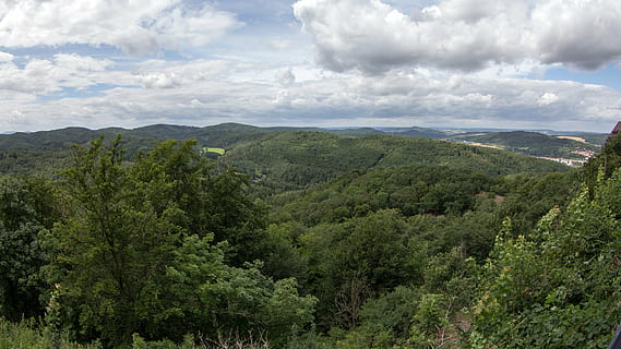 thuringia almanya, thuringian ormanı, panorama, bulut - gökyüzü, ağaç, bitki, çevre, manzaralar - doğa, doğada güzellik, peyzaj, gökyüzü, arazi, dağ, doğa, huzur, yeşil renk, insansız, kentsel olmayan sahne, büyüme, orman, sakin sahne, gün, seyahat, açık havada, 5K, CC0, kamu malı, telif ücretsiz