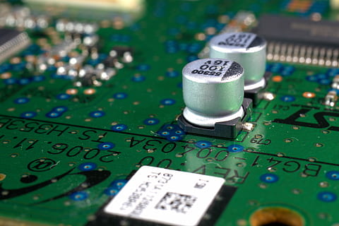 panneau vert de carte PCB, planche, puce, ordinateur, électronique, Les données, circuits, trace, processeur, circuit imprimé, lignes, traitement de l'information, pc, les liaisons, joint de soudure, ligne, CPU, condensateur, planche de montage, La technologie, couleur verte, équipement informatique, personne, fermer, Industrie électronique, industrie, équipement, puce informatique, texte, lien, la communication, mise au point sélective, nombre, complexité, à l'intérieur, écriture occidentale, partie informatique, équipement électrique, composant électrique, 4K, CC0, domaine public, libre de droits