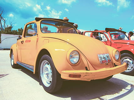 groc, escarabat volkswagen, convertible, cotxe, oldtimer, escarabat, taronja, retro, vintage, famós, cabriolet, transport, vehicle, clàssic, automòbil, viatjar, Volkswagen, vw, nostàlgia, passat de moda, estil retro, vehicle terrestre, vell, antiguitat, cotxe d'època, crom, a l'aire lliure, cotxe esportiu, luxe, mode de transport, obsoleta, manera de transport, cel, dia, llum solar, núvol - cel, ciutat, carrer, naturalesa, carretera, taxi, cap gent, 4K, CC0, domini públic, lliure de regalies