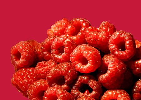 Himbeere, Kuchen, Himbeeren, Himbeerkuchen, Obst, Dessert, rot, Lebensmittel, Essen und Trinken, farbiger Hintergrund, gesundes Essen, Wohlbefinden, Studioaufnahme, reif, Nahansicht, keine Leute, Frische, Beerenfrucht, große gruppe von gegenständen, roter Hintergrund, Stillleben, drinnen, saftig, Fülle, Hintergründe, Snack, Antioxidans, Diät halten, 2K, CC0, gemeinfrei, lizenzfrei