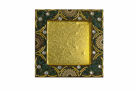 Preto, moldura de ouro, branco, fundo, decorativo, bandeja, servindo, decoração, de madeira, desenhar, ramalhete, romântico, celebração, Casamento, dentro de casa, ouro colorido, fundo branco, tiro do estúdio, fechar-se, ninguém, padronizar, Cortar fora, único objeto, ouro, diretamente acima, construir, arte e Artesanato, visão de alto ângulo, forma geométrica, forma, livro, riqueza, copie o espaço, ornamentado, luxo, estampa floral, 4K