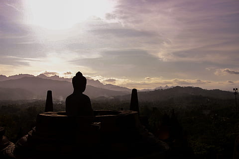 amiază la borobudur, fotografie silueta, buddha, monument, statuie, cer, nor, Munte, siluetă, nor - cer, o scenă liniștită, frumusețe în natură, religie, liniște, scenice - natura, natură, spiritualitate, apus de soare, credință, de munte, arhitectură, lăcaș de cult, vedere din spate, scenă non-urbană, în aer liber, 5K, CC0, domeniu public, fără drepturi de autor