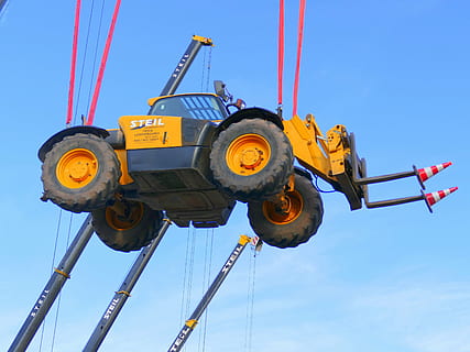 empilhadeira, máquina, guindaste, garfo de carga de paletes, veículo, tecnologia, máquina de construção, céu, visão de baixo ângulo, máquinas, guindaste - maquinaria de construço, natureza, transporte, azul, indústria de construção, dia, máquinas de construção, ninguém, desenvolvimento, céu limpo, indústria, local de construção, ao ar livre, amarelo, veículo de construção, metal, peça da máquina, equipamento de construção, equipamento industrial, 2K, CC0, domínio público, royalty free