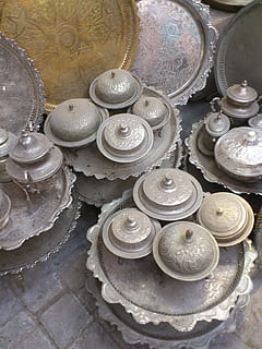 pentole, argento, Oriente, utensili da cucina, attrezzatura, contenitore, pentolame, piatto, coperchio, copertina, alluminio, domestico, inossidabile, Pan, Vintage ▾, collezione, nessuno, vista dall'alto, grande gruppo di oggetti, metallo, natura morta, scelta, mestiere, variazione, in casa, abbondanza, arte e artigianato, ceramica, fotogramma intero, giorno, argilla, design, gruppo di oggetti, vasellame, 2K, CC0, dominio pubblico, privo di copyright