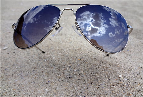 oculos escuros, areia, reflexão, único objeto, perigo, Óculos, óculos, visão, moda, nuvem - céu, céu, natureza, fechar-se, dia, azul, ao ar livre, terra, metal, ninguém, acessório pessoal, segurança, protecção, de praia, prateado colorido, 4K, CC0, domínio público, royalty free