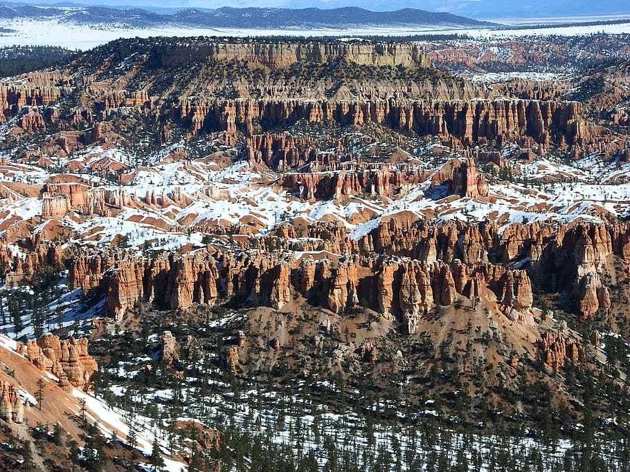 utah, bjerge, skyer, landskab, himmel, naturskøn, vista, dal, slugt, kløft, Skov, træer, vinter, sne, is, natur, uden for, Land, landskabet, ingen mennesker, rock-objekt, scenics, udendørs, dag, rock formation, klippe, solid, bjerg, ro, ikke-urbane scene, miljø, skønhed i naturen, geologi, fysisk geografi, vand, scenics - natur, rolig scene, idyllisk, eroderet, 2K