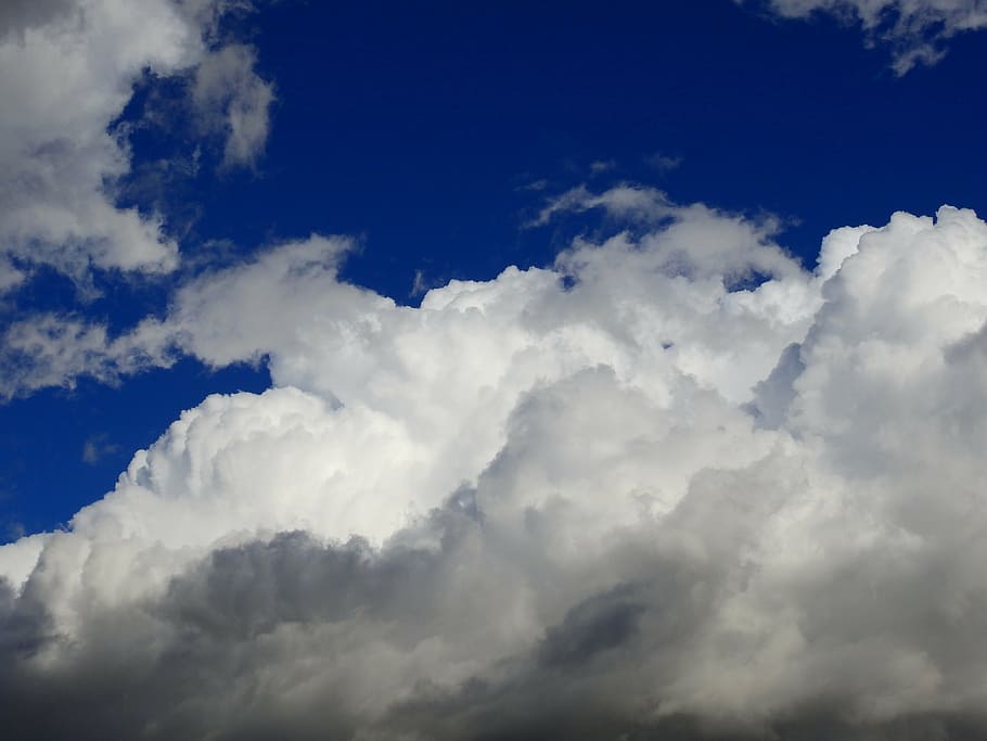 himmel, skyer, dag, blå, landskab, humør, bomuld, fluffy, damp, indtryk, natur, sky - himmel, baggrunde, scenics, skønhed i naturen, cloudscape, kun himmel, vejr, scenics - natur, ro, atmosfære, hvid farve, idyllisk, ingen mennesker, rolig scene, miljø, udendørs, vind, blødhed, meteorologi, 4K