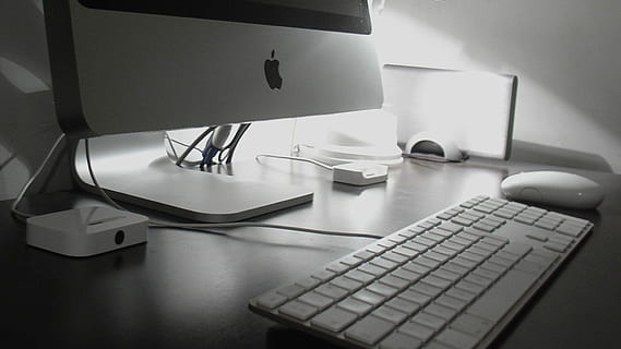 computermus, tastatur, teknologi, computer, mus, tastatur, teknologi, forretning, kontor, indendørs, skrivebord, computer tastatur, bord, computerudstyr, møbel, ingen mennesker, meddelelse, forbindelse, briller, computerskærm, desktop pc, kop, elektrisk lampe, 1080P, CC0, offentligt domæne, royaltyfrie