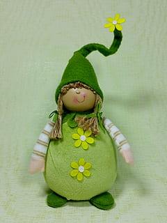 imp, primavera, verd, primavera, verd, divertit, bonic, cultures, decoració, Pasqua, celebració, nina, festa, color verd, infància, tir de l'estudi, a l'interior, groc, representació, art i artesania, creativitat, roba, nen, representació humana, menjar, artesania, directament a sobre, joguina, planta amb flors, 4K, CC0, domini públic, lliure de regalies
