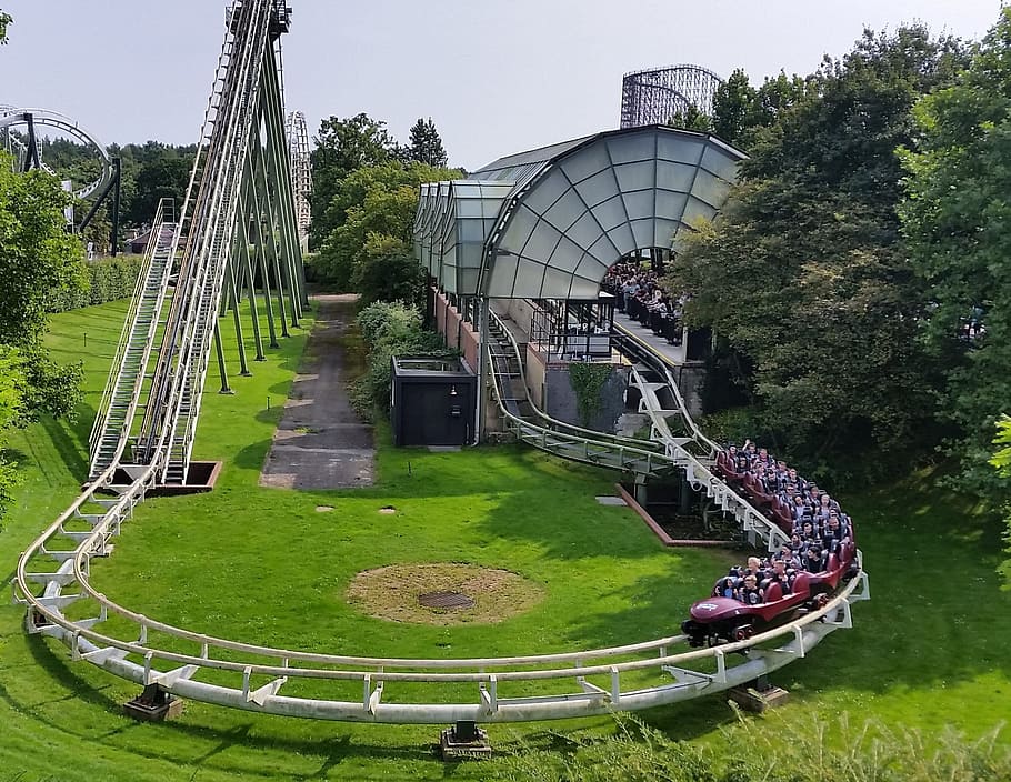 rutsjebane, Start, heide park, stor sløjfe, rund, teknologi, sjovt, plante, træ, bygget struktur, arkitektur, natur, bygning udvendig, dag, grøn farve, græs, himmel, ingen mennesker, parkere, forlystelsespark, udendørs, cirkel, forlystelsespark tur, park - mand skabt plads, vand, vækst, rejsemål, 1080P