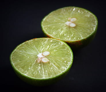 Citron, skive, grøn, hel, hvid, blad, citrus, frugt, tæt på, isolerede, moden, løv, ingen, tropisk, studie, fuld, halvt, afsnit, skære, plante, baggrund, afdeling, natur, mad, rå, studio skud, sund kost, mad og drikke, velvære, friskhed, citrus frugt, indendørs, tværsnit, ingen mennesker, sort baggrund, farvet baggrund, grøn farve, stilleben, gruppe af objekter, renhed, lille gruppe af objekter, snack, 1080P, CC0, offentligt domæne, royaltyfrie