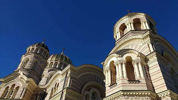 budynek, kościół, prawosławny, Ryga, Łotwa, religia, architektura, wiara, zbudowana struktura, na zewnątrz budynku, miejsce kultu, duchowość, niebieski, cele podróży, niebo, niski kąt widzenia, czyste Niebo, historia, Natura, podróżować, żadnych ludzi, przeszłość, dzień, na dworze, iglica, 4K, CC0, domena publiczna, darmowe zdjęcia