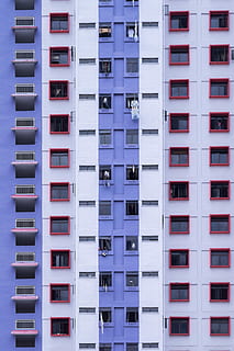 Blau, Weiß, Hochhaus, Gebäude, Kleider, draußen, tagsüber, Wohnung, Fenster, Gebäudekomplex, Balkon, Block, die Architektur, Außen, Turm, Gehäuse, Wolkenkratzer, Fassade, Wäsche, Wäscheleine, keine Leute, Hintergründe, Gebäudehülle, Vollbild, gebaute Struktur, in einer Reihe, Tag, Wiederholung, weiße Farbe, Seite an Seite, Wohngegend, Muster, modern, Stadt, 4K, CC0, gemeinfrei, lizenzfrei