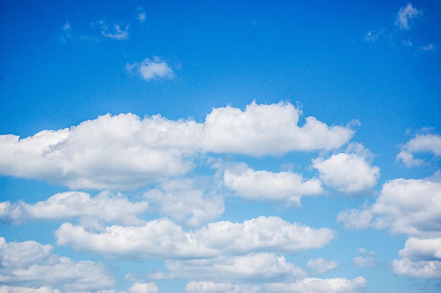 hvid, skyer, blå, himmel, natur, baggrunden, luft, vejr, baggrunde, sommer, udendørs, dag, sky - himmel, cumulus sky, fluffy, plads, klima, cloudscape, scenics, skønhed i naturen, scenics - natur, ro, idyllisk, ingen mennesker, miljø, vind, atmosfære, rolig scene, sollys, hvid farve, meteorologi, ren, blødhed, 2K