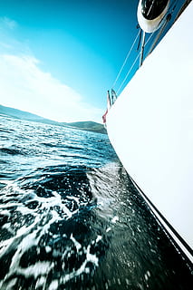 Segelboot Navigation, Segelboot, Navigation, Insel, navigieren, Segeln, Meer, Himmel, Sommer-, sonnig, Tourismus, Reise, Wasser, Wasserfahrzeug, Yacht, Kreuzfahrt, Transport, Bootsdeck, Urlaube, Welle, Blau, Abenteuer, Kreuzfahrtschiff, Segelschiff, Natur, Wind, Transportart, draußen, Geschwindigkeit, Tag, Schiffsbug, Transportmittel, Bewegung, Schiff, Szenen - Natur, keine Leute, Schönheit in der Natur, Horizont, Horizont über Wasser, Ufergegend, Luxus, Passagierfahrzeuge, 5K, CC0, gemeinfrei, lizenzfrei