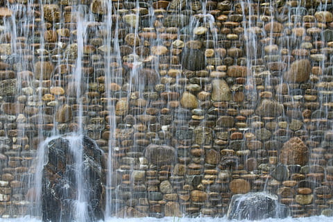 Fontana, flusso, chiaro, movimento, solido, acqua, roccia, roccia - oggetto, giorno, architettura, movimento sfocato, lunga esposizione, nessuno, all'aperto, cascata, natura, spruzzi, fluente, sfondi, modello, acqua corrente, grande gruppo di oggetti, 5K, CC0, dominio pubblico, privo di copyright