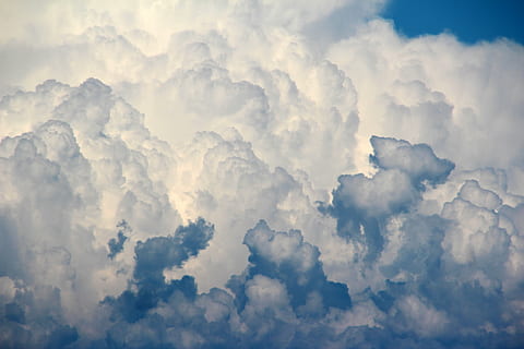Weiß, Blau, Wolke, Wolken, Himmel, dunkle Wolken, Wolken bilden sich, Natur, wolke - himmel, Hintergründe, keine Leute, Ruhe, Sonnenlicht, Schönheit in der Natur, draußen, Tag, Wolkengebilde, Atmosphäre, Umgebung, bedeckt, Dramatischer Himmel, Szenen - Natur, Wind, Sturmwolke, cumulonimbus, Sturm, abstrakt, Regen, Klima, 5K, CC0, gemeinfrei, lizenzfrei