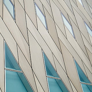 brilli, brillant, M'agrada, diamant, beix, blanc, verd, digital, fons de pantalla, paret, finestra, vidre, reflexió, buscant, disseny modern, arquitectura, maó, concret, mínim, suïssa, genève, Ginebra, dia, edifici, minimalisme, musée d'ethnographie, meg, estructura construïda, exterior de l'edifici, vidre - material, vista d’angle baix, exterior d’edifici d’oficines, modern, ciutat, patró, cap gent, marc complet, oficina, fons, cel, a l'aire lliure, llum solar, gratacels, funció de construcció, 2K, CC0, domini públic, lliure de regalies