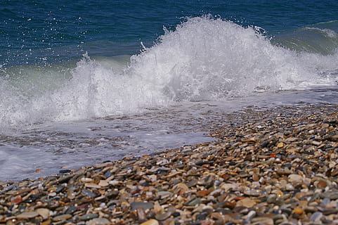 gelombang laut, gelombang, berselancar, musim panas, matahari, liburan, pantai, air, berenang, mediterania, Yunani, pariwisata, laut, pulau, samos, desa nelayan, gerakan, tanah, batu, keindahan di alam, olahraga Air, padat, olahraga, pukulan ombak, alam, hari, kekuasaan, kekuatan di alam, kerikil, di luar rumah, pemecahan, air mengalir, tingkat permukaan, 2K, CC0, domain publik, bebas royalti