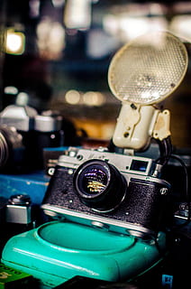 kamera, foto, tua, flash, retro, vintage, film, fotografi, bokeh, nostalgia, fokus, kamera - peralatan fotografi, peralatan, lensa - alat optik, teknologi, kuno, bergaya retro, musik, industri elektronik, dalam ruangan, meja putar, merapatkan, tema fotografi, fokus pada latar depan, masih hidup, tidak ada orang, peralatan fotografi, kamera digital, antik, budaya seni dan hiburan, alat input, kamera slr, peralatan listrik, 4K, CC0, domain publik, bebas royalti