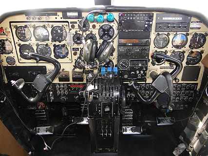 avion, ceas, Indicatorii, controale, pârghii, vehiculul aerian, mijloc de transport, transport, interiorul vehiculului, carlingă, Control, tehnologie, panou de control, nici o persoana, complexitate, a închide, călătorie, Industrie aerospatiala, zi, în interior, tablou de bord, pilot, absență, ecartament, 2K, CC0, domeniu public, fără drepturi de autor