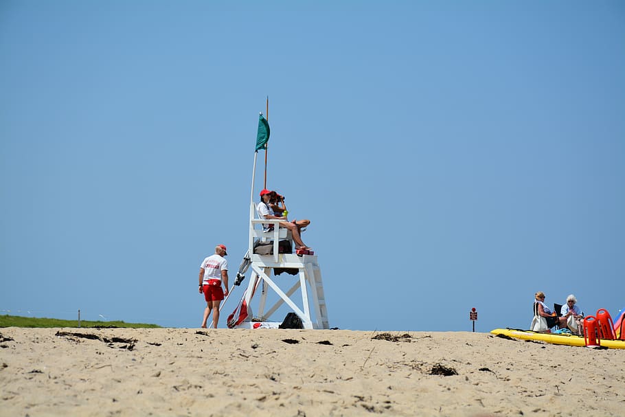 platja, bacallà de capa, torre, capa, oceà, massachusetts, viatjar, mar, gent, cel, grup de persones, homes, cel clar, naturalesa, dia, ocupació, terra, còpia espai, adult, blau, assolellat, llum solar, persones reals, grup mitjà de persones, sorra, longitud completa, protecció, a l'aire lliure, 5K
