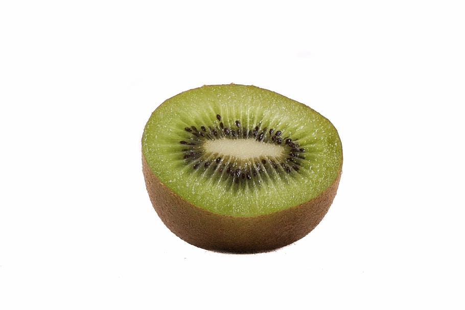 frutta, sfondo bianco, macro, Kiwi, taglio, verde, sezione trasversale, fetta, cibo, freschezza, mangiare sano, girato in studio, avvicinamento, cibo e bevande, benessere, colore verde, ritagliare, natura morta, in casa, nessuno, singolo oggetto, seme, maturo, vitamina C, 1080P