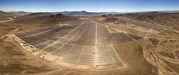 aéreo, fotografía, marrón, campos, foto, edificio, Desierto, solar, futuro, paisaje, naturaleza, lugares de viaje, arena, scenics, seco, al aire libre, nadie, viaje, vista aérea, la carretera, el camino a seguir, ambiente, tierra, paisajes - naturaleza, cielo, destinos de viaje, montaña, transporte, belleza en la naturaleza, día, cordillera, clima árido, tranquilidad, clima, Semi árido, 5K, CC0, dominio público, libre de derechos